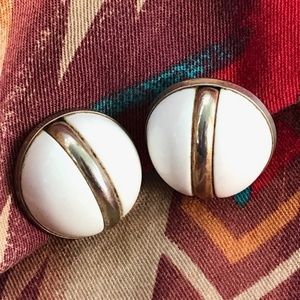 VTG 1970s White Button Earrings Clip On
